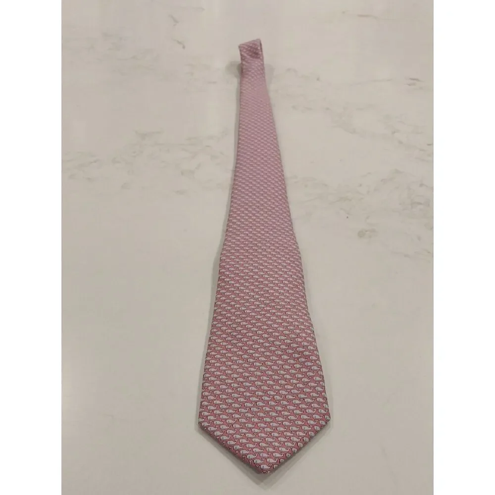 Vineyard Vines silk tie